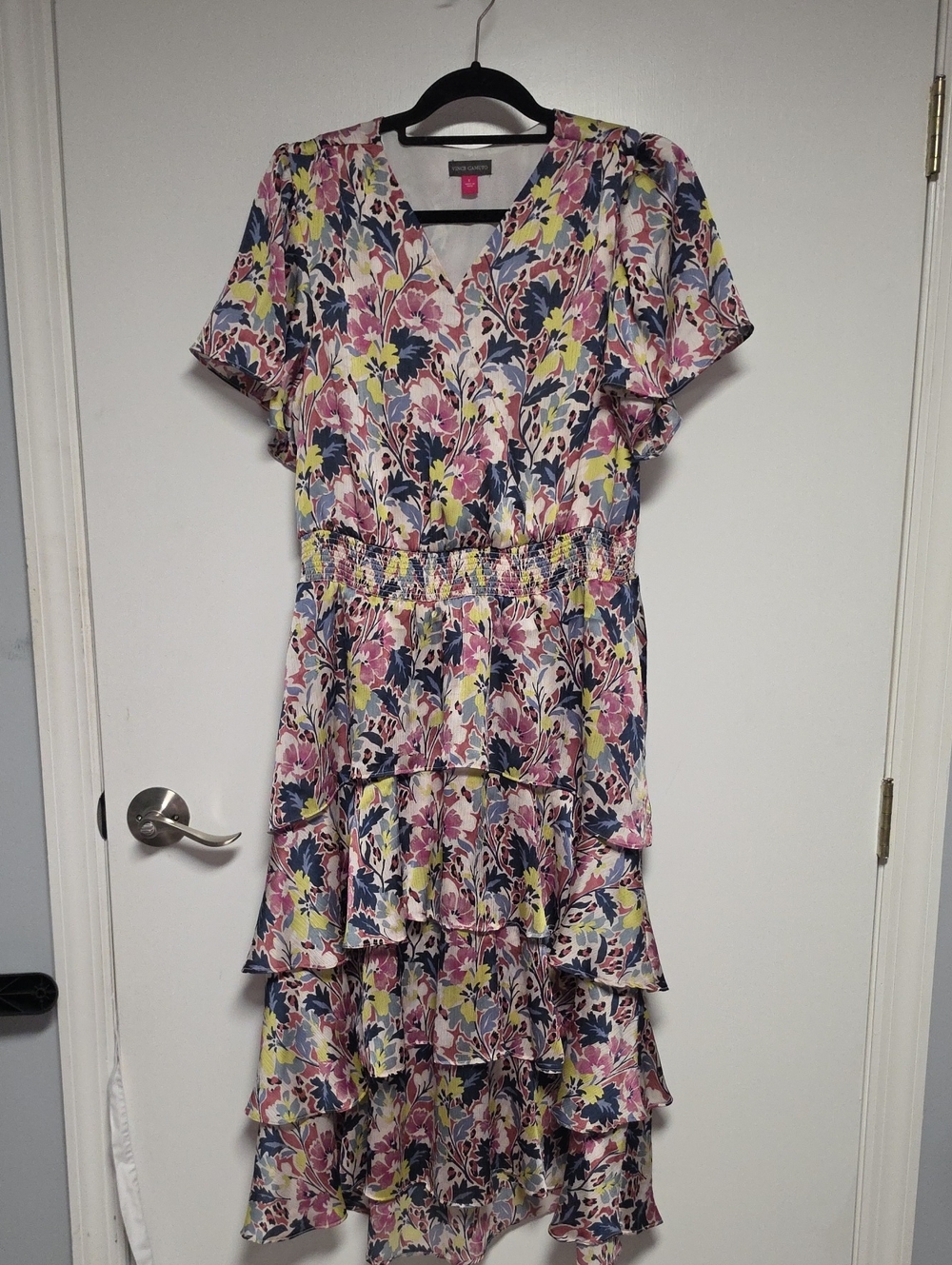 Vince Camuto Midi Tiered V Neck Dress in Pink, Blue, Yellow Floral Size L